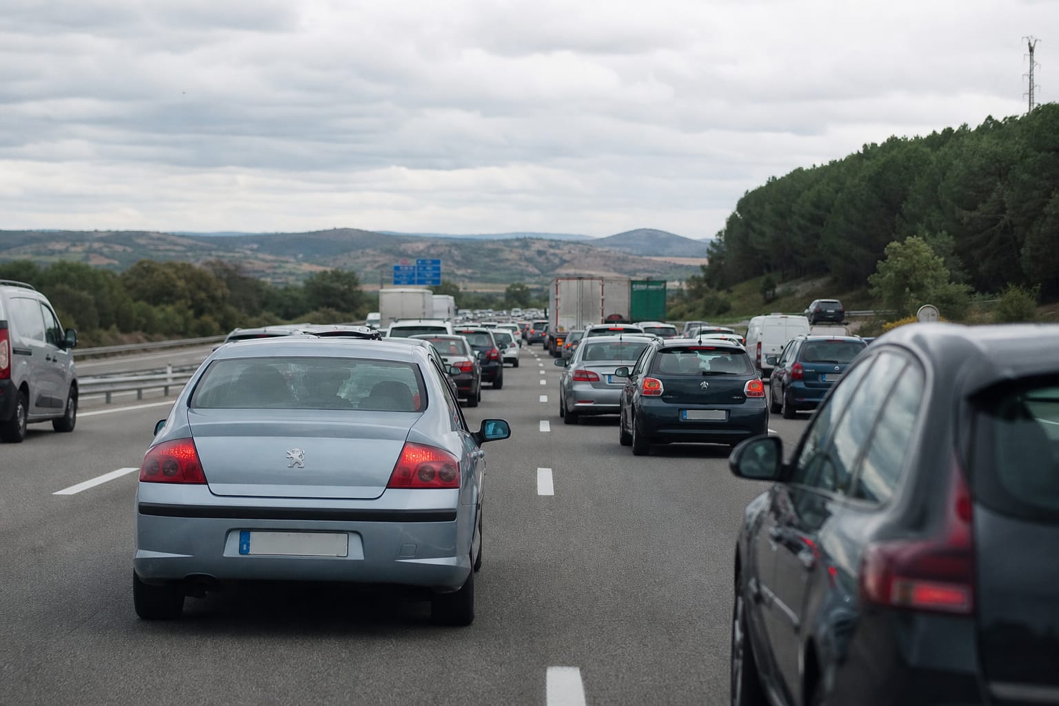 Autoroute chargée un jour de départ en week-end prolongé
